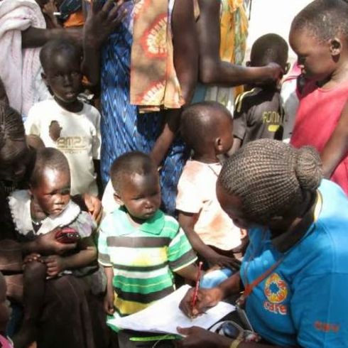 In Nimule, nahe der Grenze zu Uganda, führte CARE vor kurzem eine Beobachtung durch. In der Region brauchen mehr als 35.000 südsudanesische Flüchtlinge dringend Hilfe. (Foto: CARE)