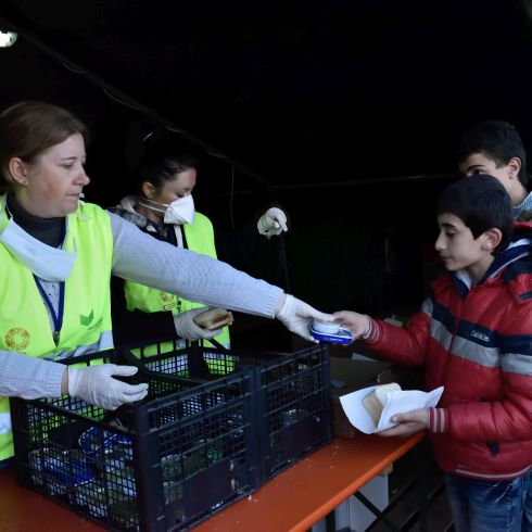 Stefan und seine Kollegen vom Novi Sad Humanitarian Centre arbeiten rund um die Uhr, um Flüchtlingen zu helfen. (Foto: CARE/Lucy Beck)